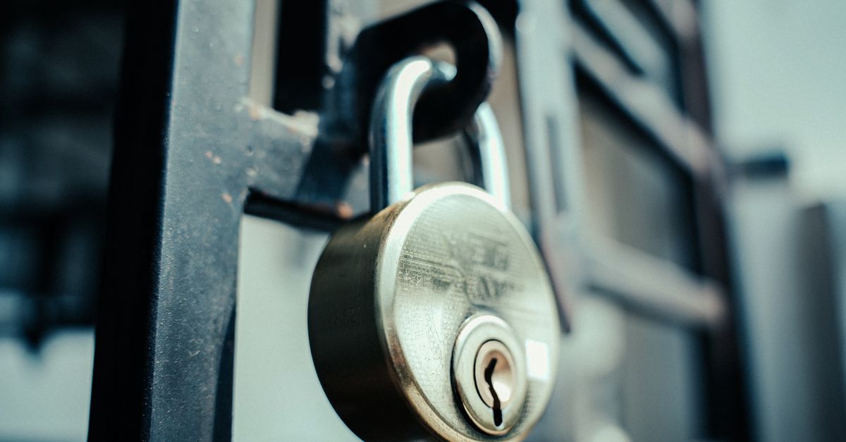 locksmith service technician — Douglaston Locksmith